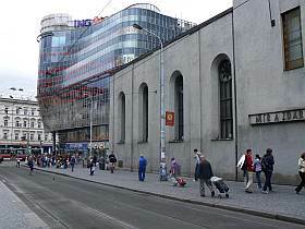 Prag Bürogebäude „Zlaty Andel“ von Architekten Jean Nouvel 