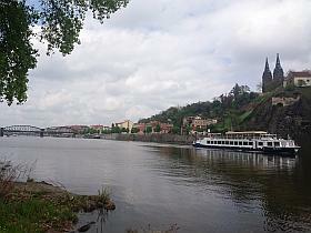 private Moldau - Bootsfahrten in Prag mit Essen
