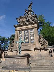 Prag Rundgang Vysehrad - Ehrenfriedhof