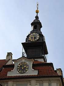 Hebräische Uhr & Jüdisches Rathaus